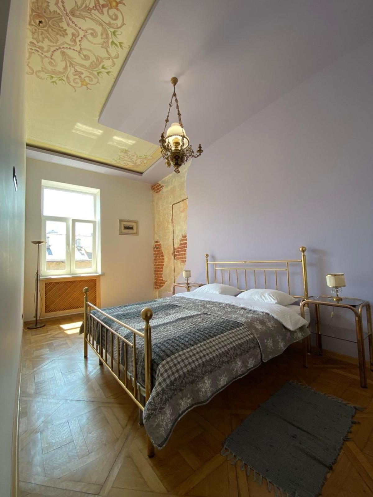3 Bedrooms Apartment On Nasypna 3 Lviv Dış mekan fotoğraf